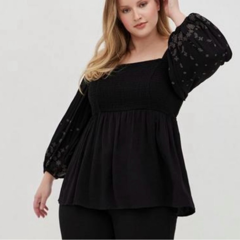 BNWOT TORRID 4  BLACK COLD SHOULDER WIDE STRAPS BALLOON EMBROIDERED SLEEVE TOP